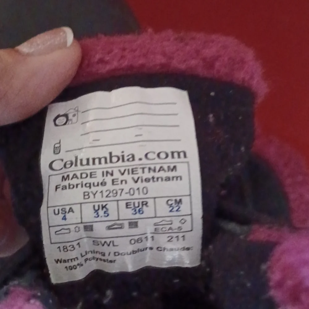 Columbia snow boots girls size 4 waterproof